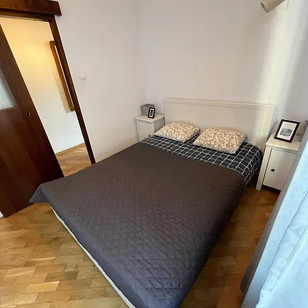 Spacious Downtown Apartamento Cracóvia